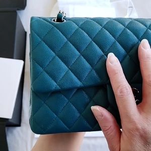 In serch of this chanel classic flap bag medium